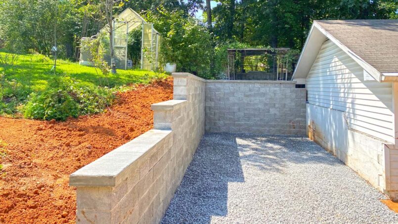 Concrete block retaining wall