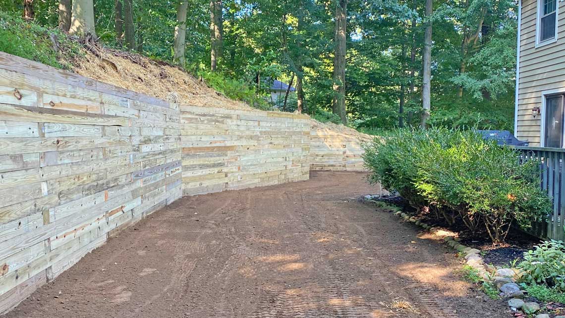 Retaining wall service